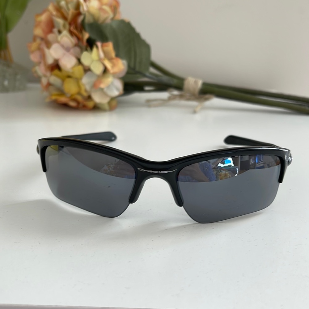 Oakley kids sunglasses. A few scratches. See pics